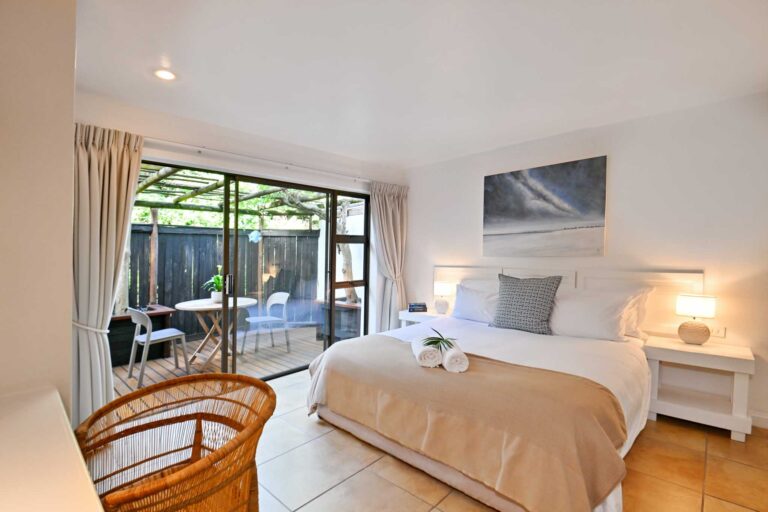 Comfort and charm with garden views. This inviting 30 m² room features an extra-length double bed, a flat-screen TV with satellite channels, and a sliding door that opens onto your own private balcony or patio with peaceful garden views. Enjoy the convenience of a coffee and tea station, complimentary Wi-Fi and thoughtful touches like bathrobes and quality bathroom amenities.